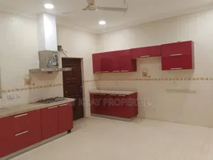 5bdrm House in Manet Court for sale