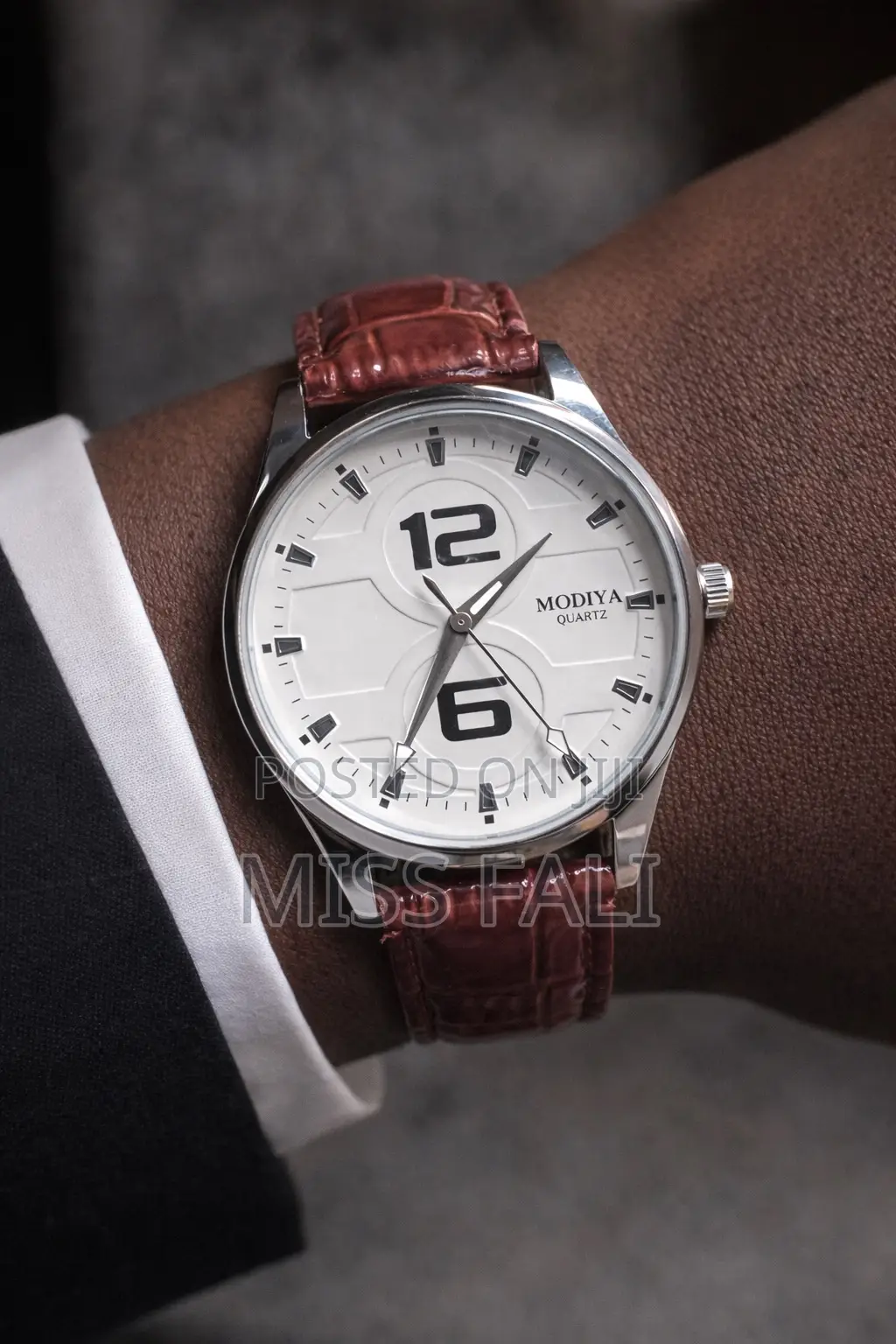 Modiya Classic Leather Watch