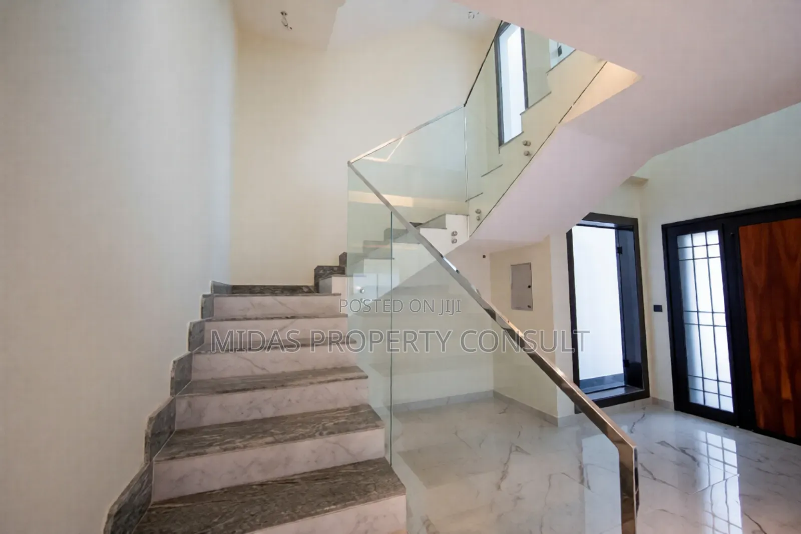 Furnished 5bdrm Villa in Cantonment, Cantonments for sale