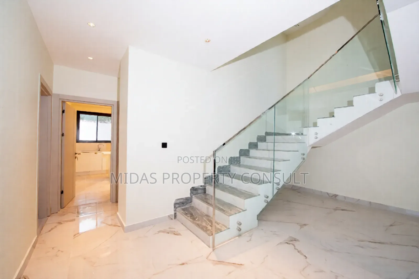 Furnished 5bdrm Villa in Cantonment, Cantonments for sale