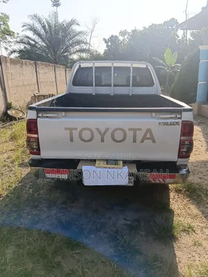 Toyota Hilux 2.7 VVT-i 4X4 SRX 2010 White