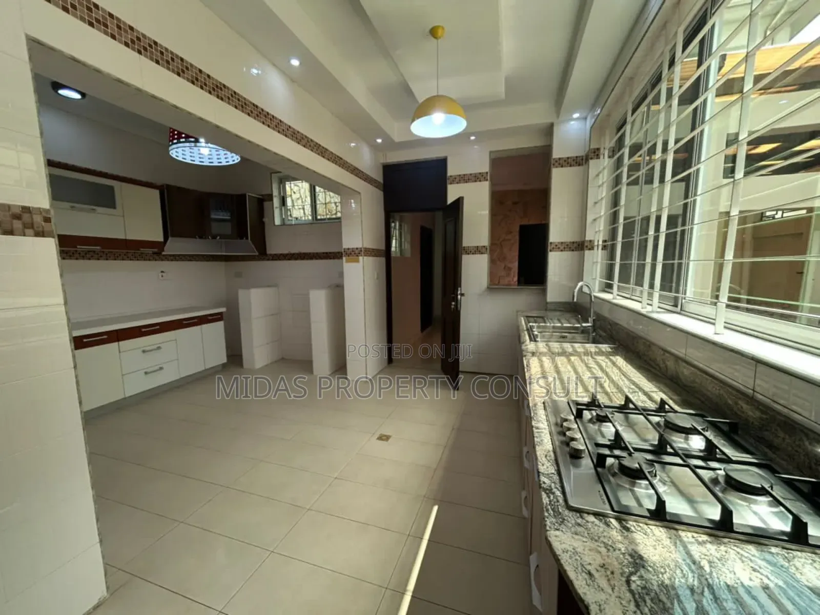 8bdrm House in Cantonment, Cantonments for rent