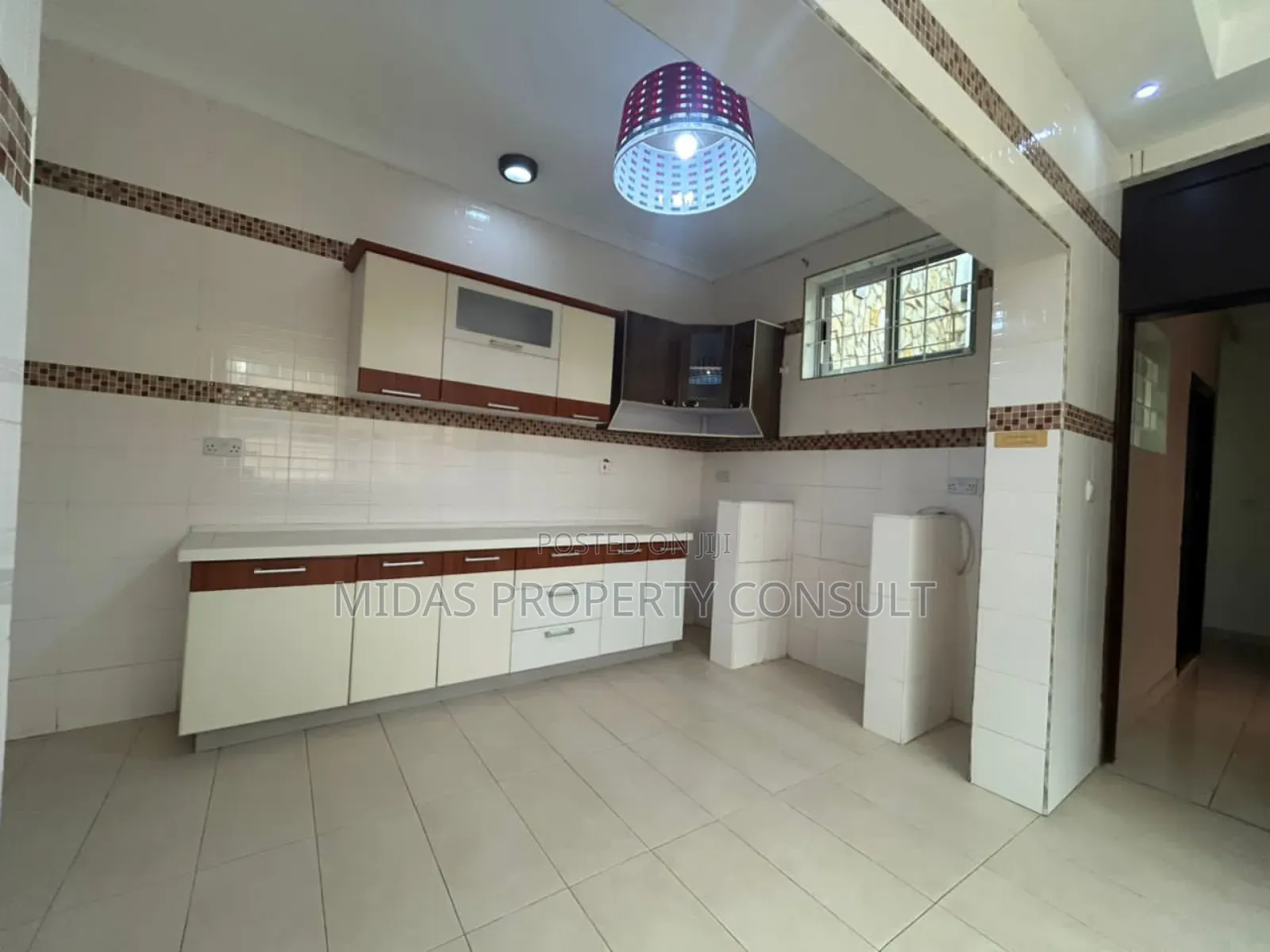 8bdrm House in Cantonment, Cantonments for rent