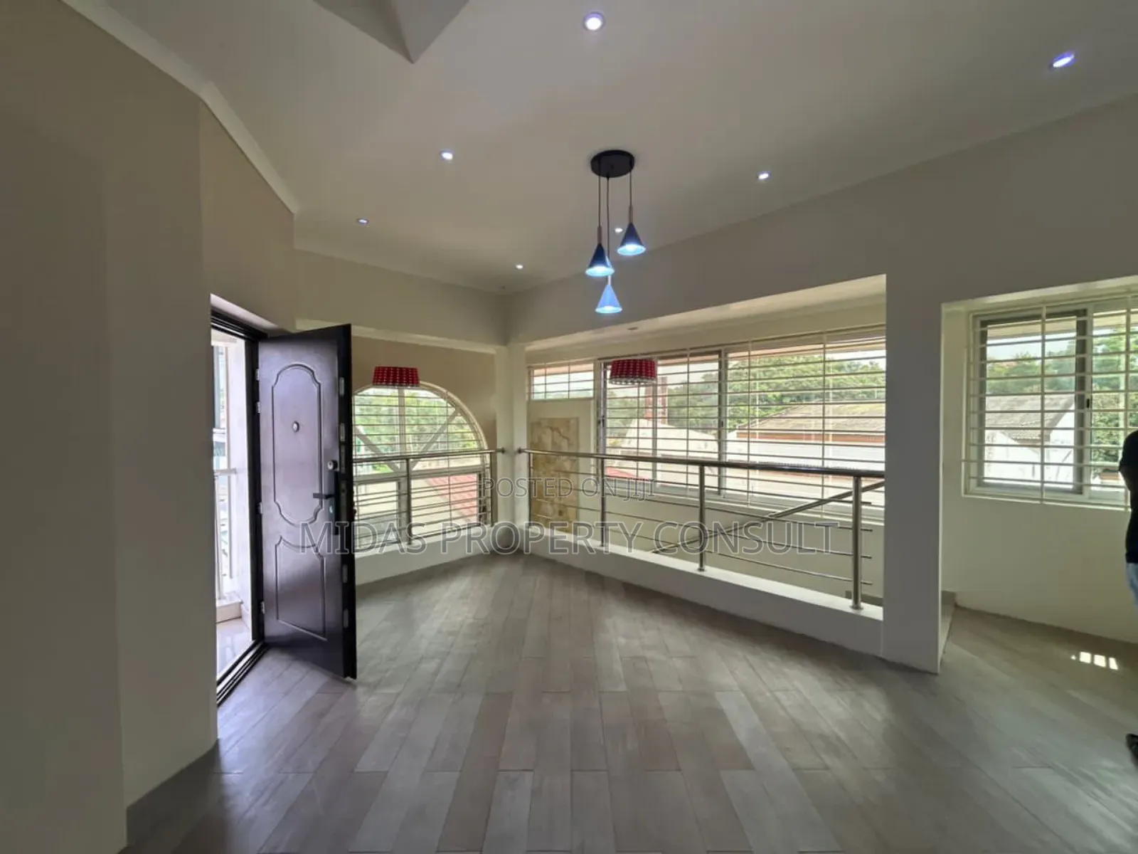 8bdrm House in Cantonment, Cantonments for rent