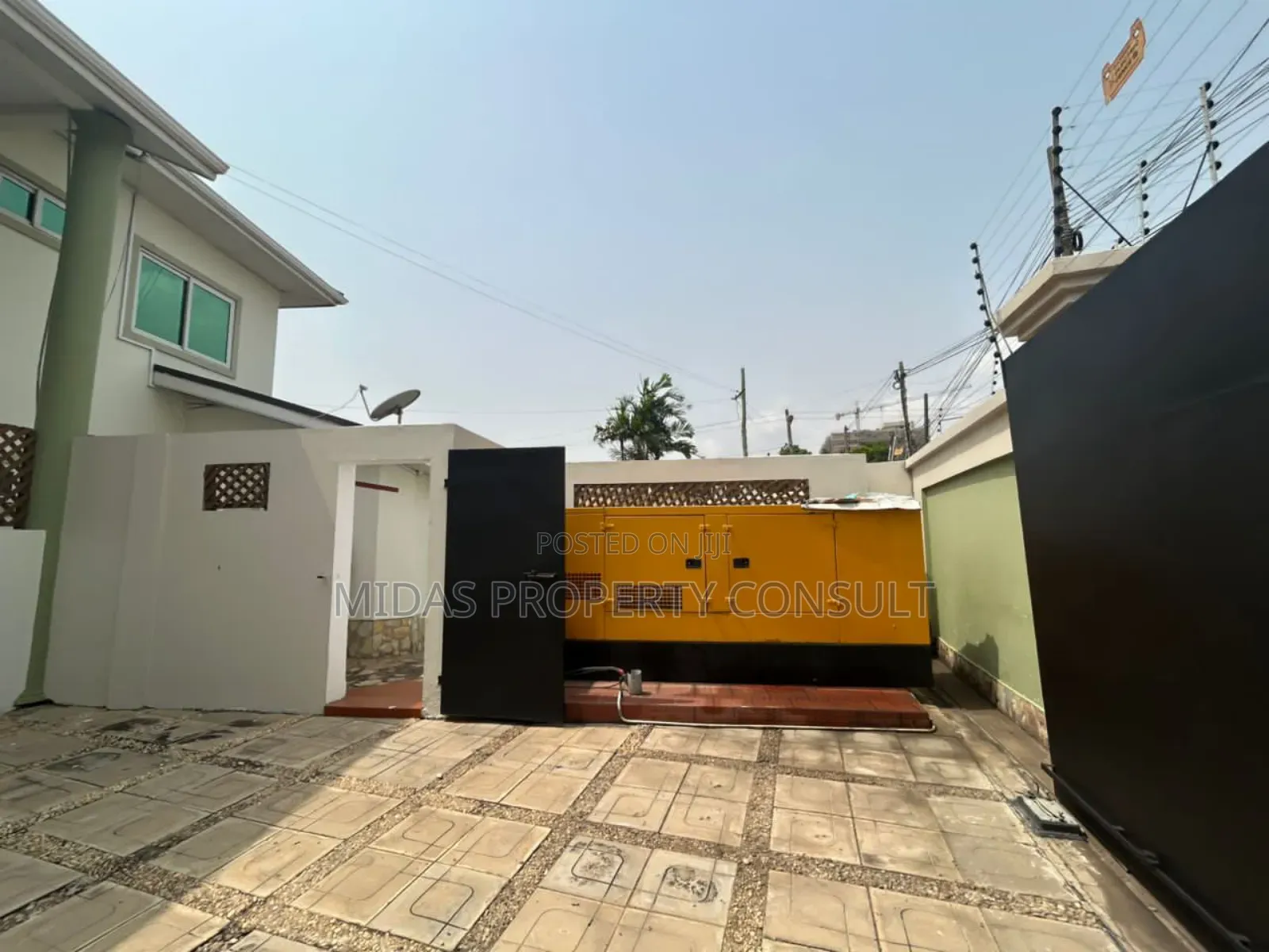 8bdrm House in Cantonment, Cantonments for rent