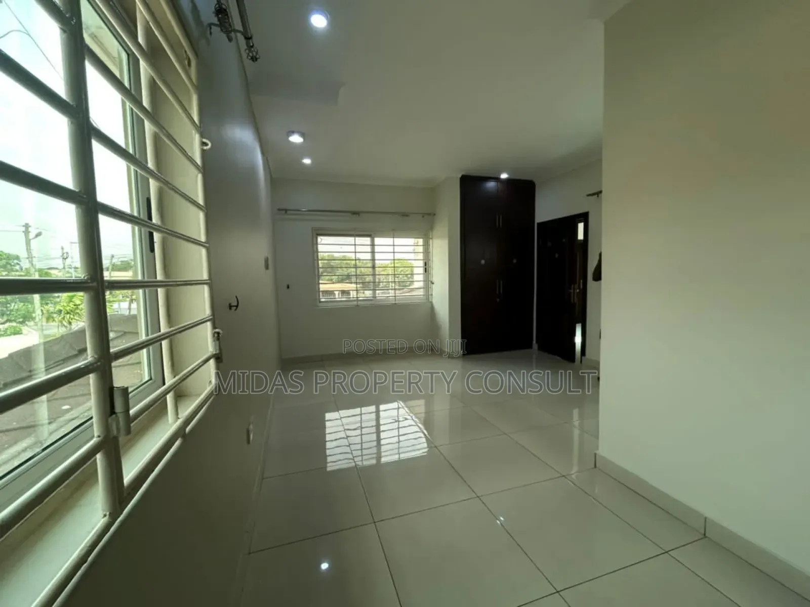 8bdrm House in Cantonment, Cantonments for rent