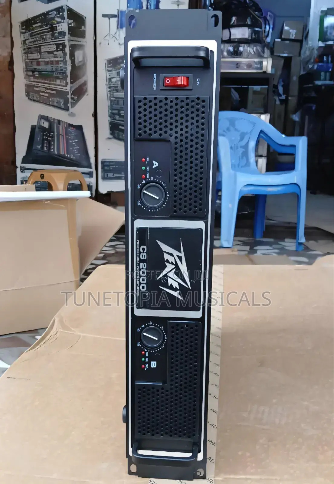 Peavey Cs 2000 Professional Power Amplifier.