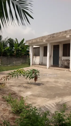 3bdrm House in Weija for sale