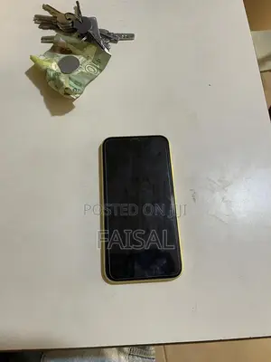 Apple iPhone 11 64 GB Yellow