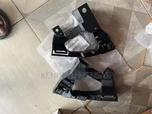 Honda Hrv 2015-2018 Head Lamp Seat/Bracket Pair