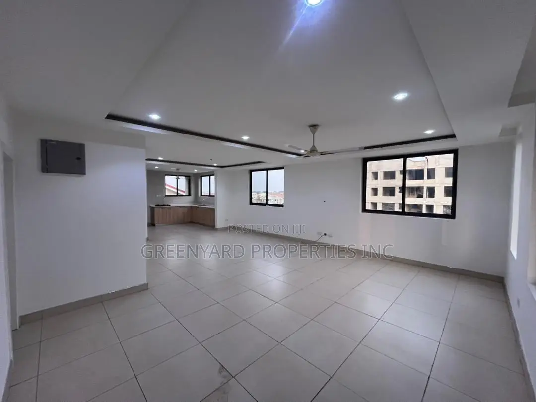 2bdrm Apartment in School Junction, Ashaley Botwe for rent