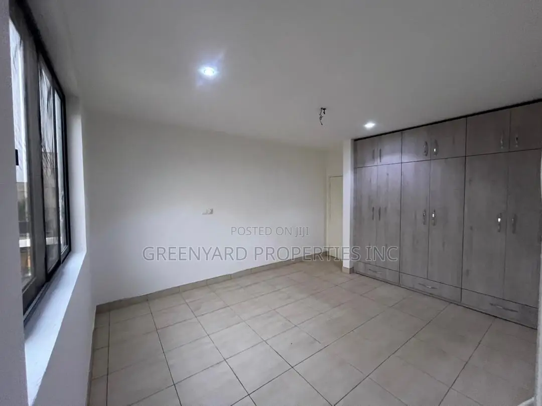 2bdrm Apartment in School Junction, Ashaley Botwe for rent