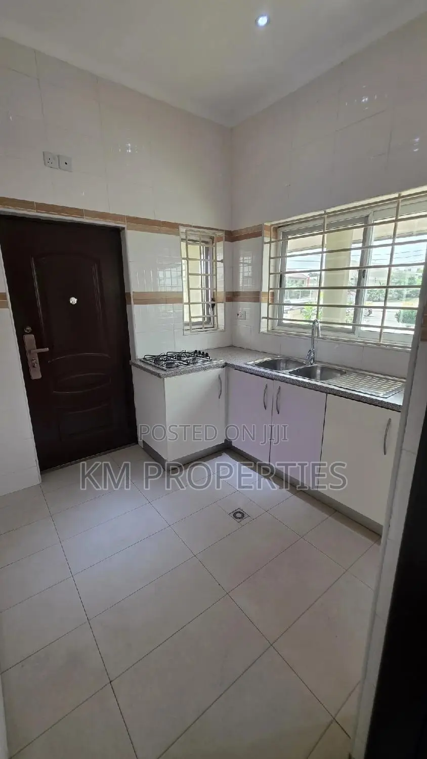 2bdrm Duplex in Cantonments for rent