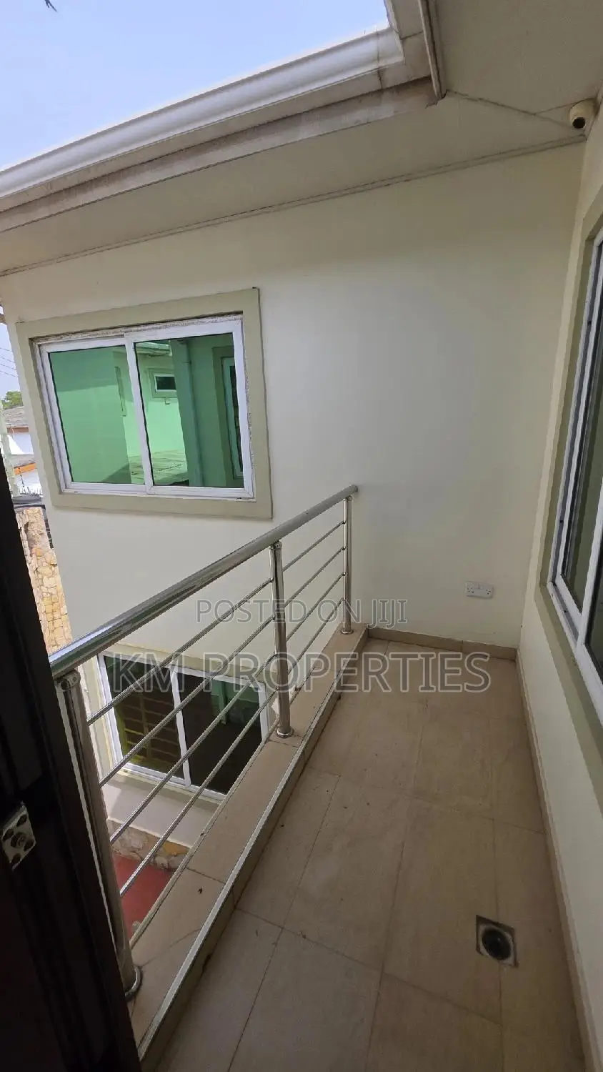 2bdrm Duplex in Cantonments for rent