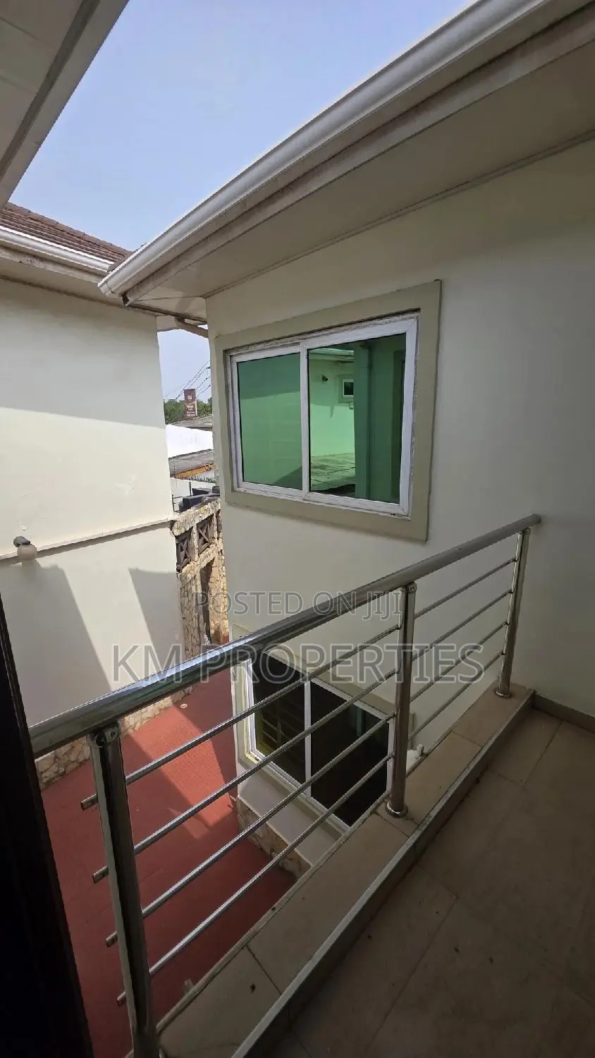 2bdrm Duplex in Cantonments for rent