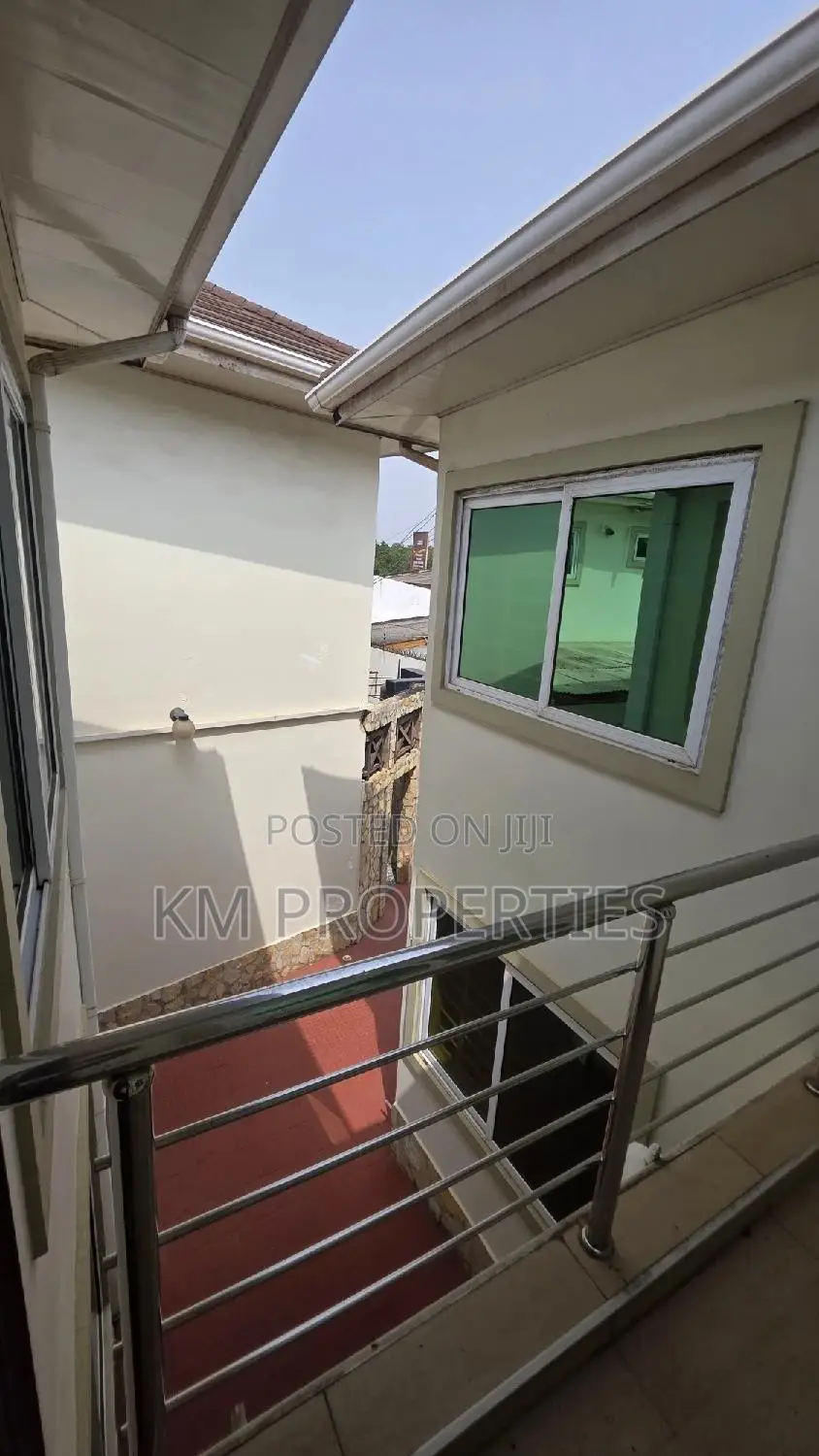 2bdrm Duplex in Cantonments for rent