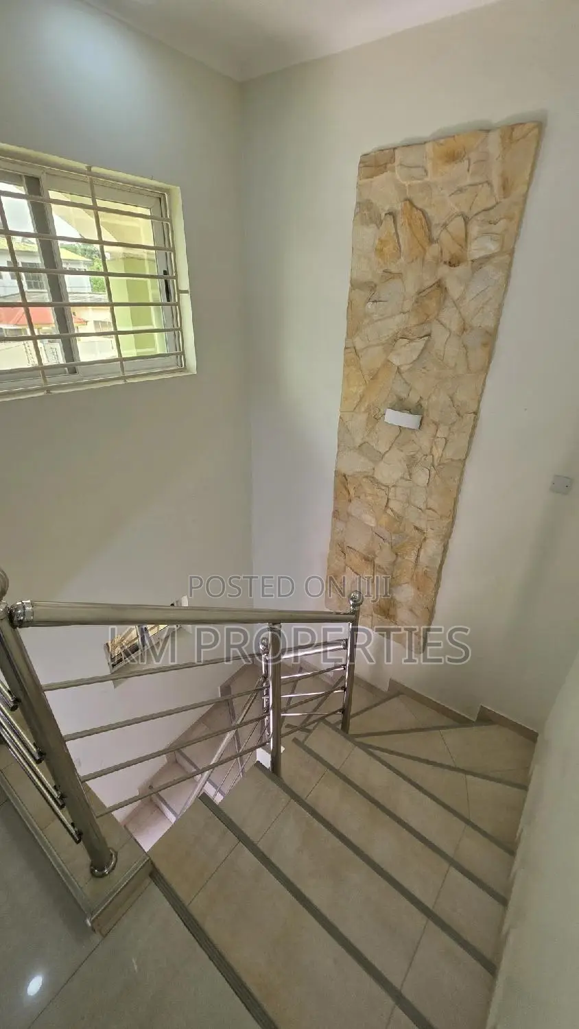 2bdrm Duplex in Cantonments for rent