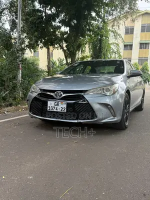 Toyota Camry 2016 Silver