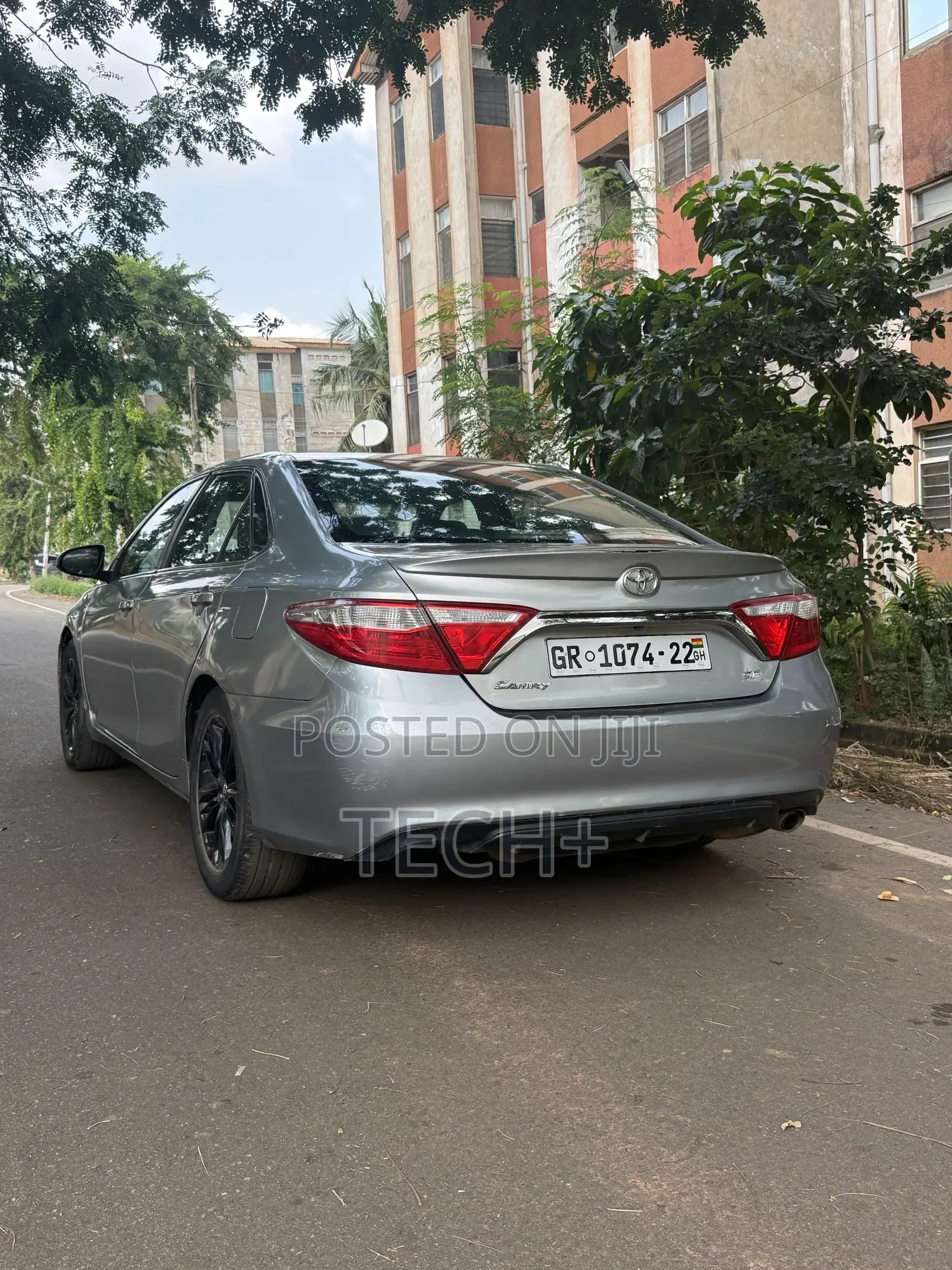 Toyota Camry 2016 Silver