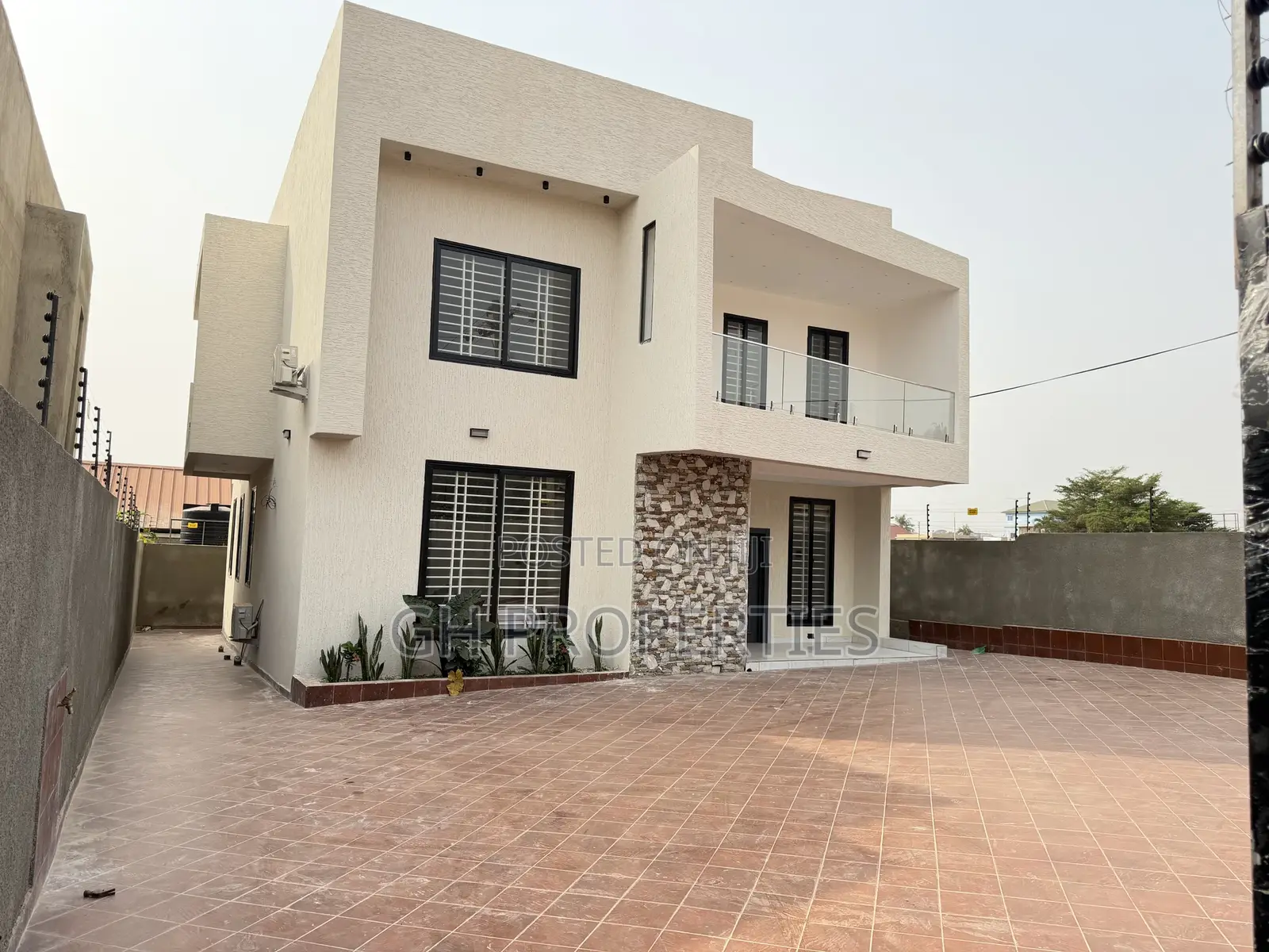 4bdrm Duplex in Santasi, Kumasi Metropolitan for sale