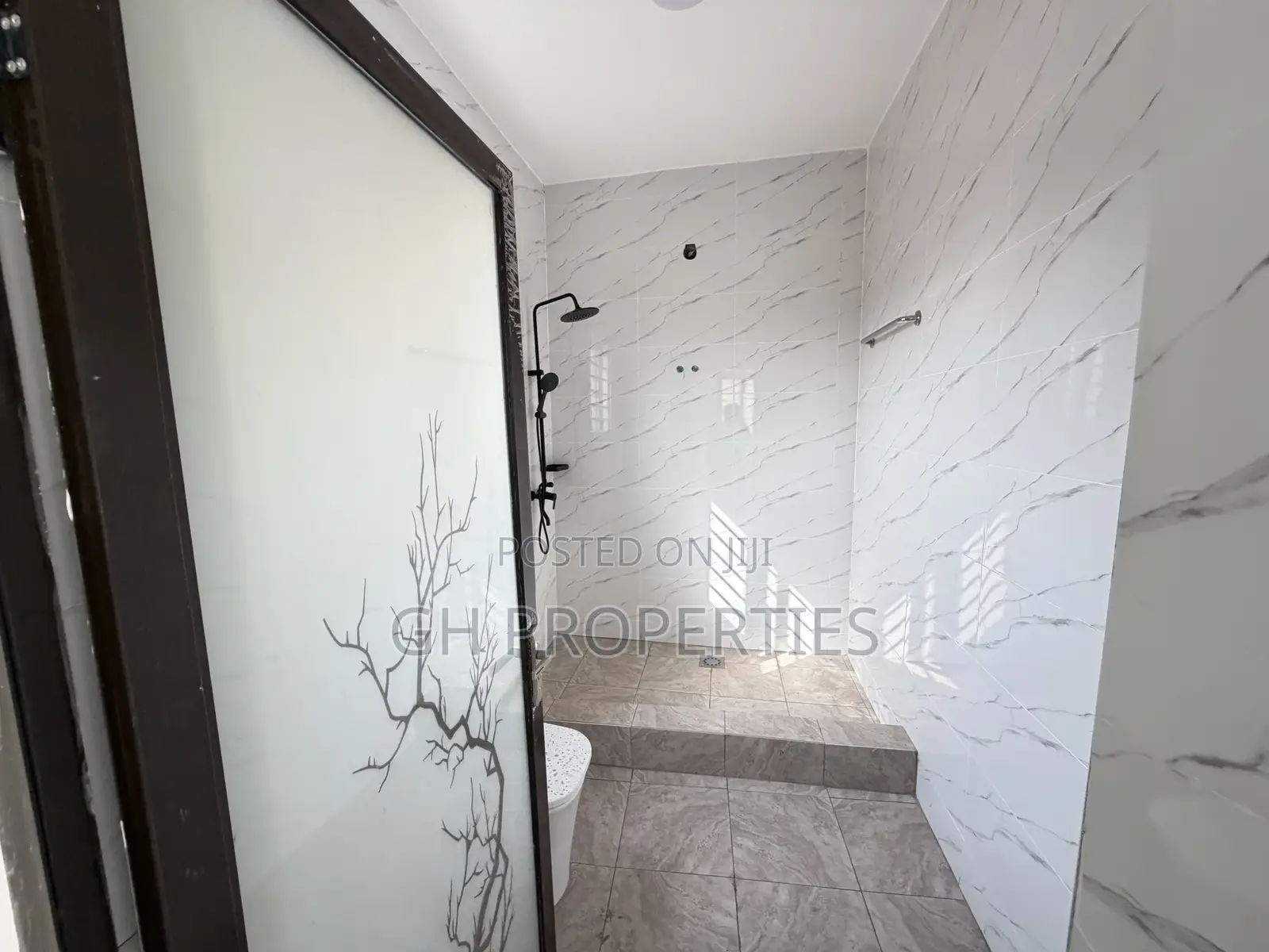 4bdrm Duplex in Santasi, Kumasi Metropolitan for sale