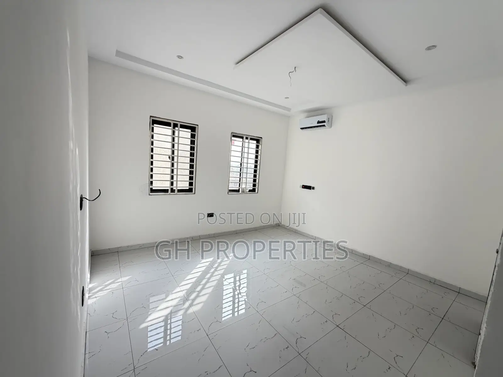 4bdrm Duplex in Santasi, Kumasi Metropolitan for sale