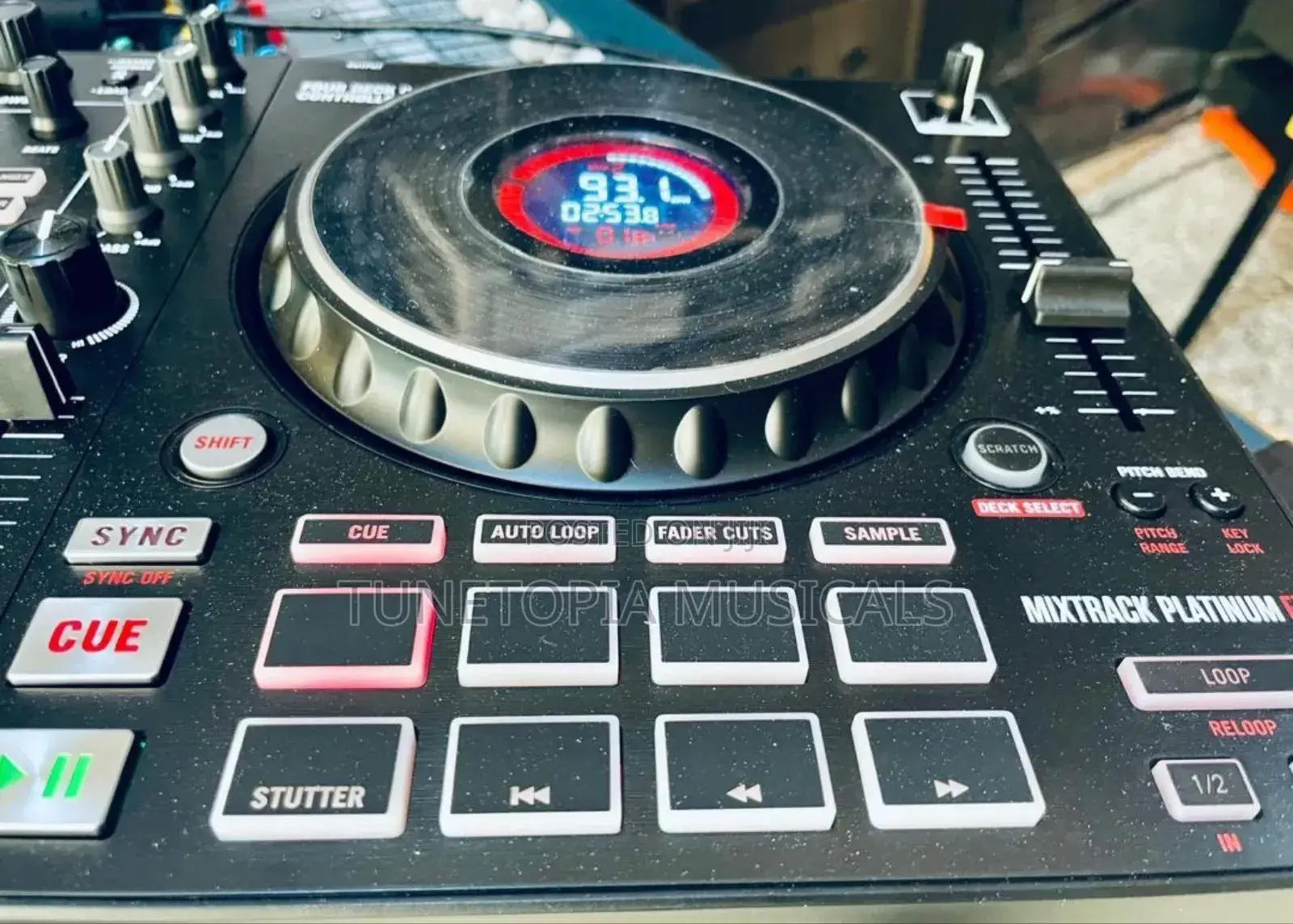 Numark Mixtrack Platinum Fx 4-deck Dj Controller.