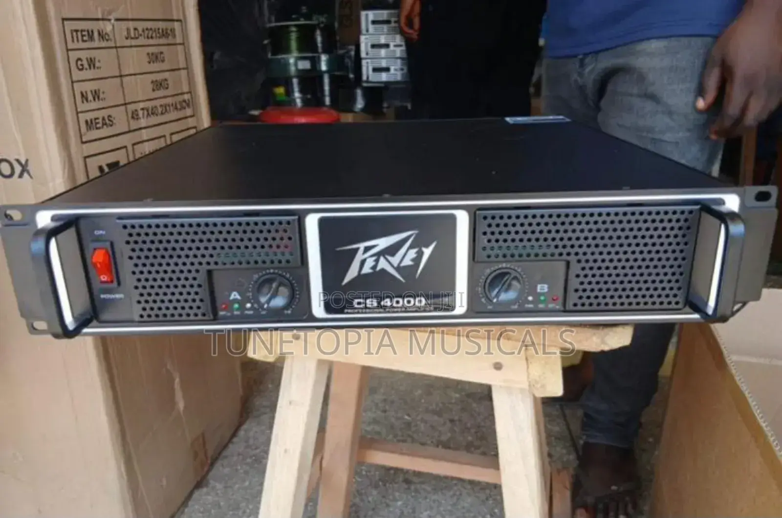 Peavey Cs 4000 Power Amplifier.