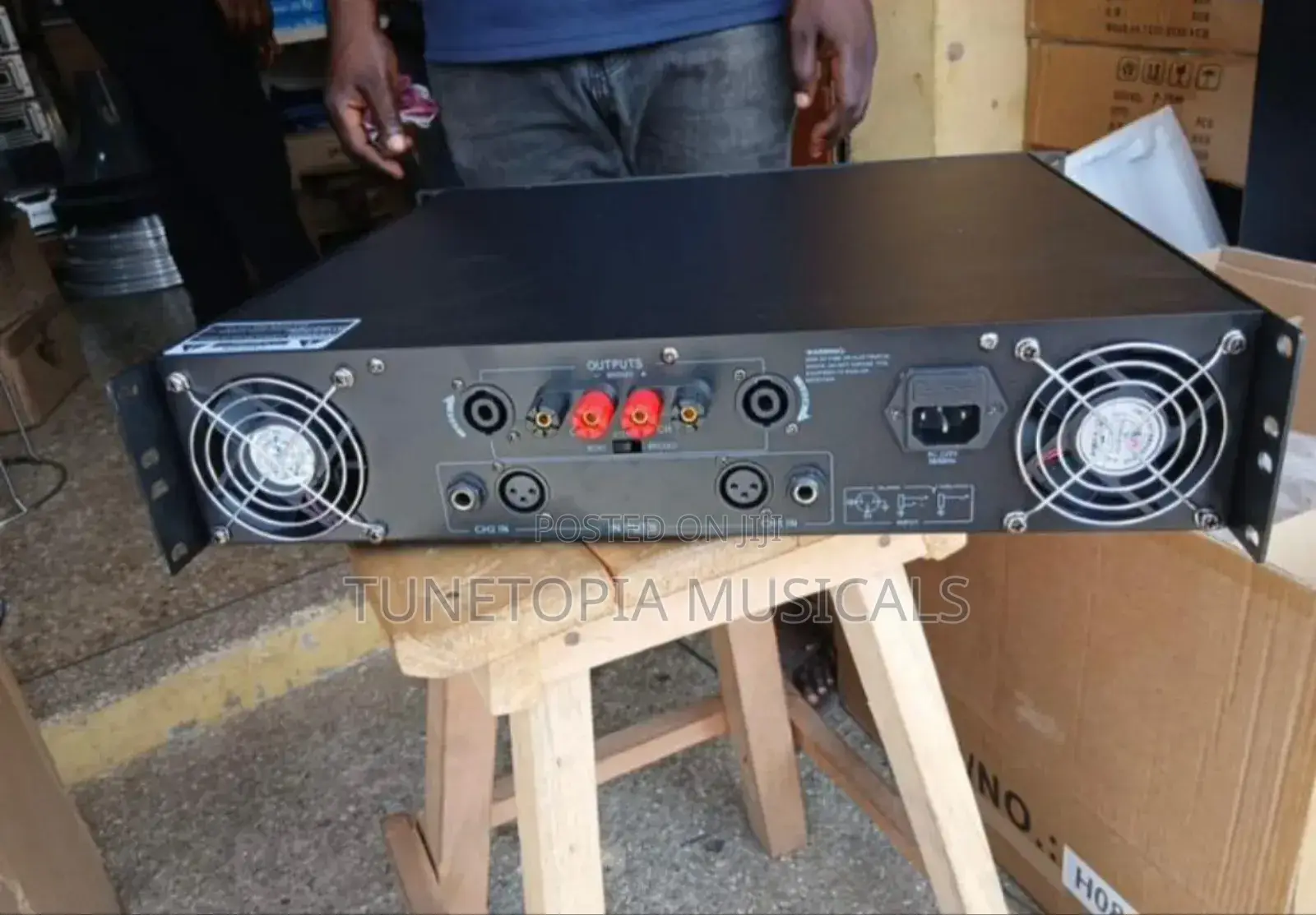 Peavey Cs 4000 Power Amplifier.