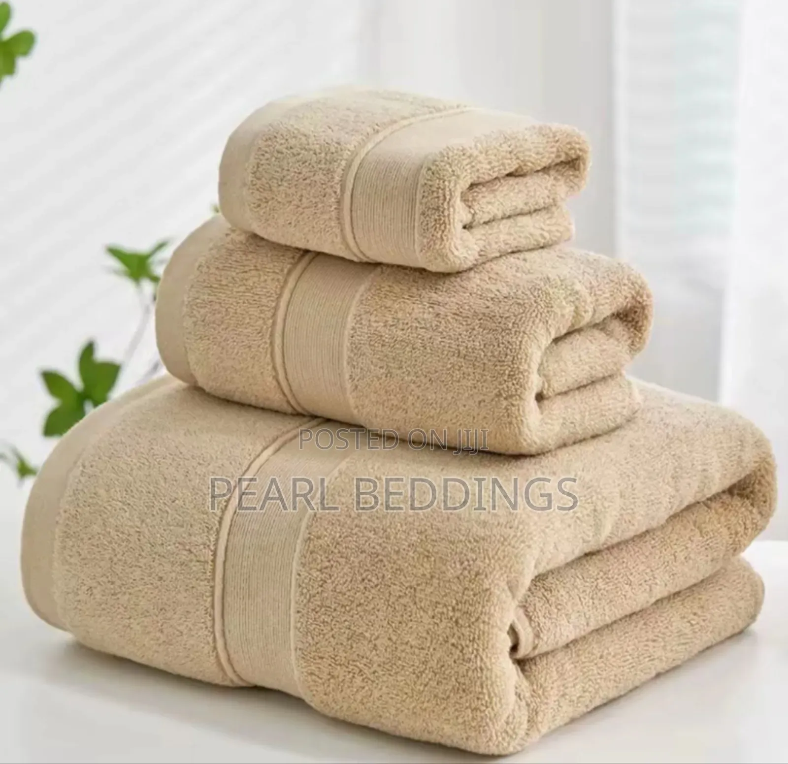 Luxurious Beautiful 3pcs Quality Bath And Hand Towels Set Available