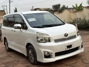 Toyota Voxy 2011 White