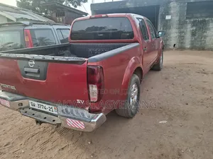 Nissan Frontier 2013 Red