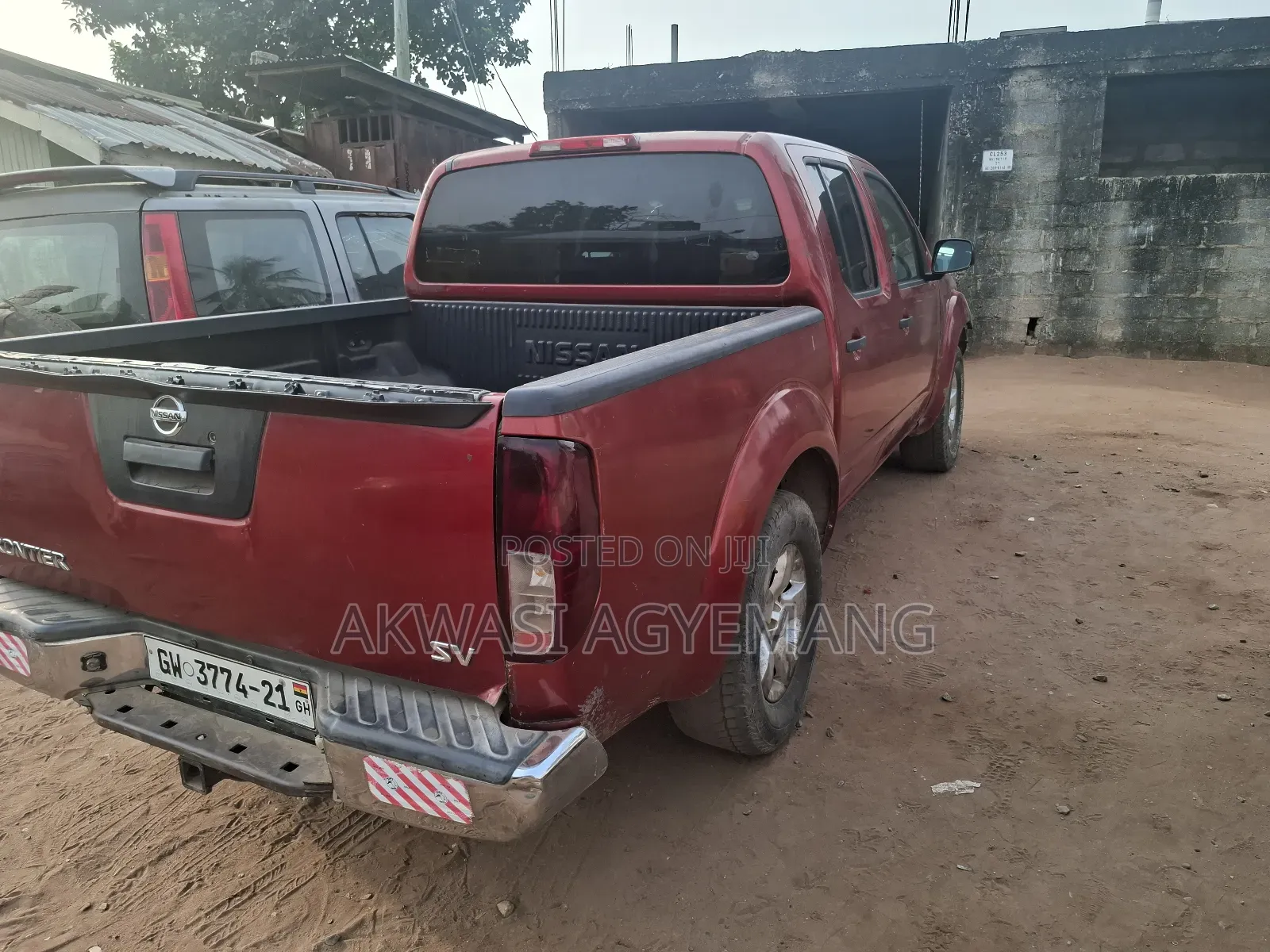 Nissan Frontier 2013 Red