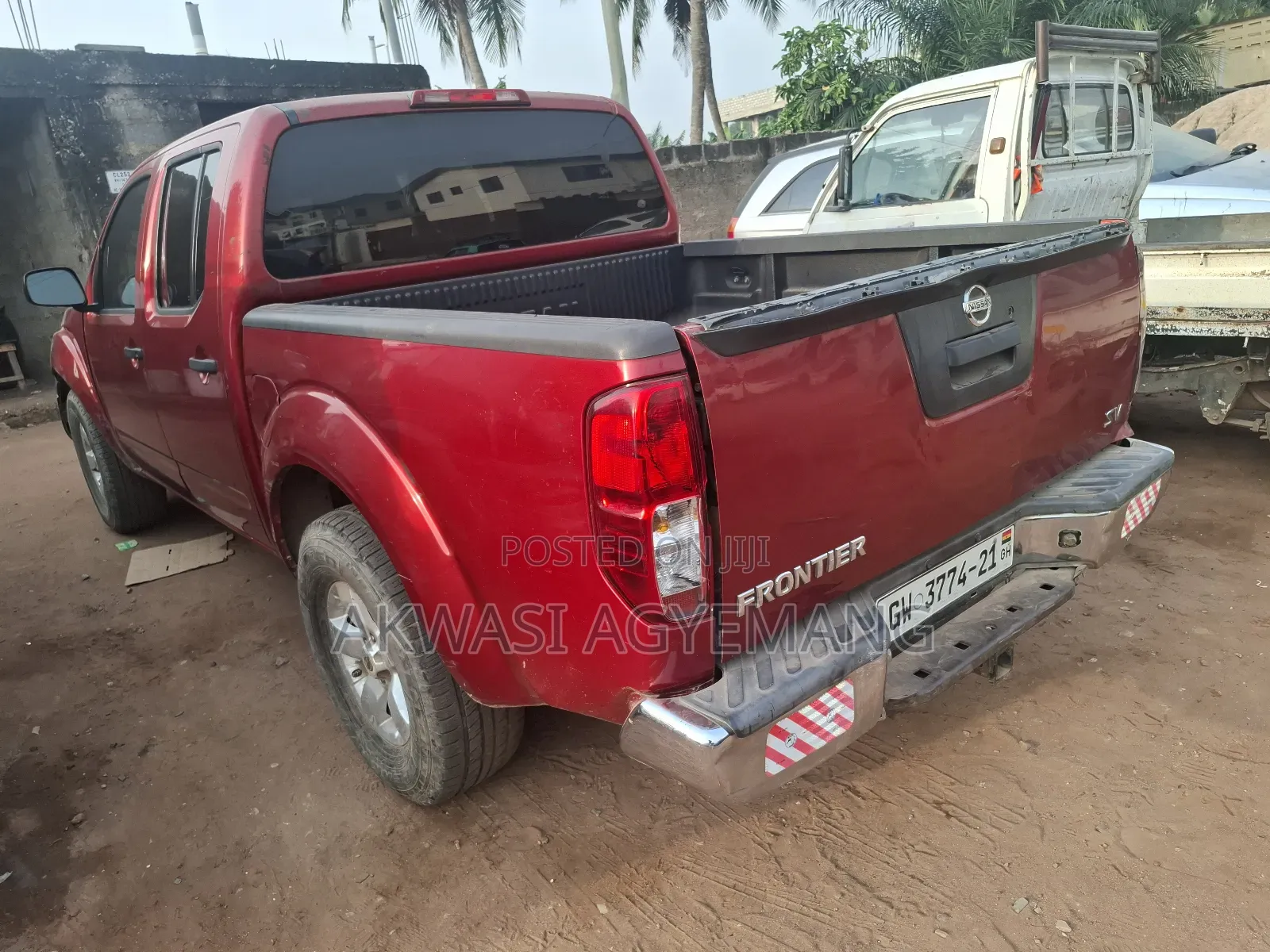 Nissan Frontier 2013 Red