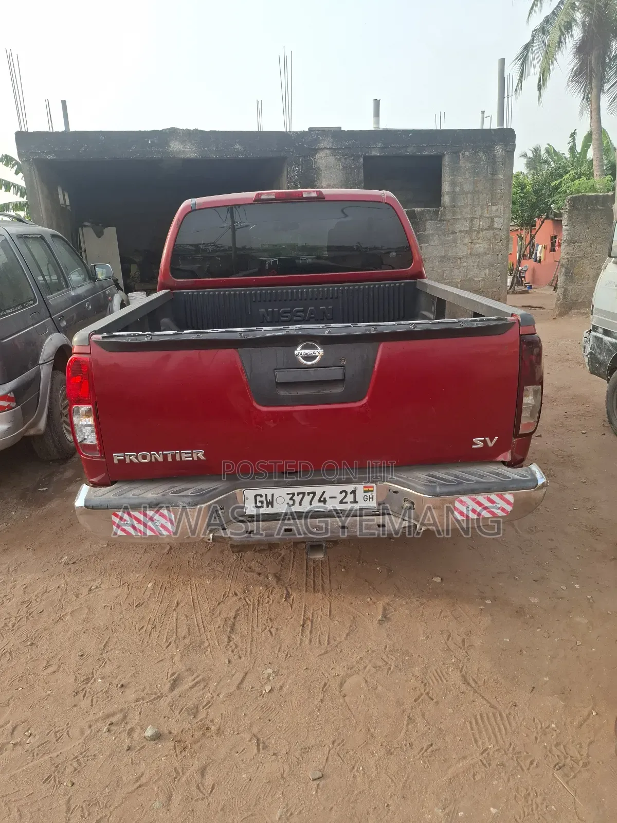 Nissan Frontier 2013 Red