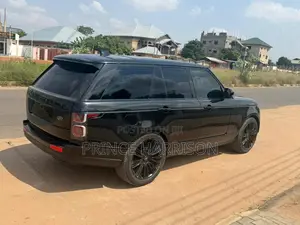 Land Rover Range Rover Vogue 2022 Black