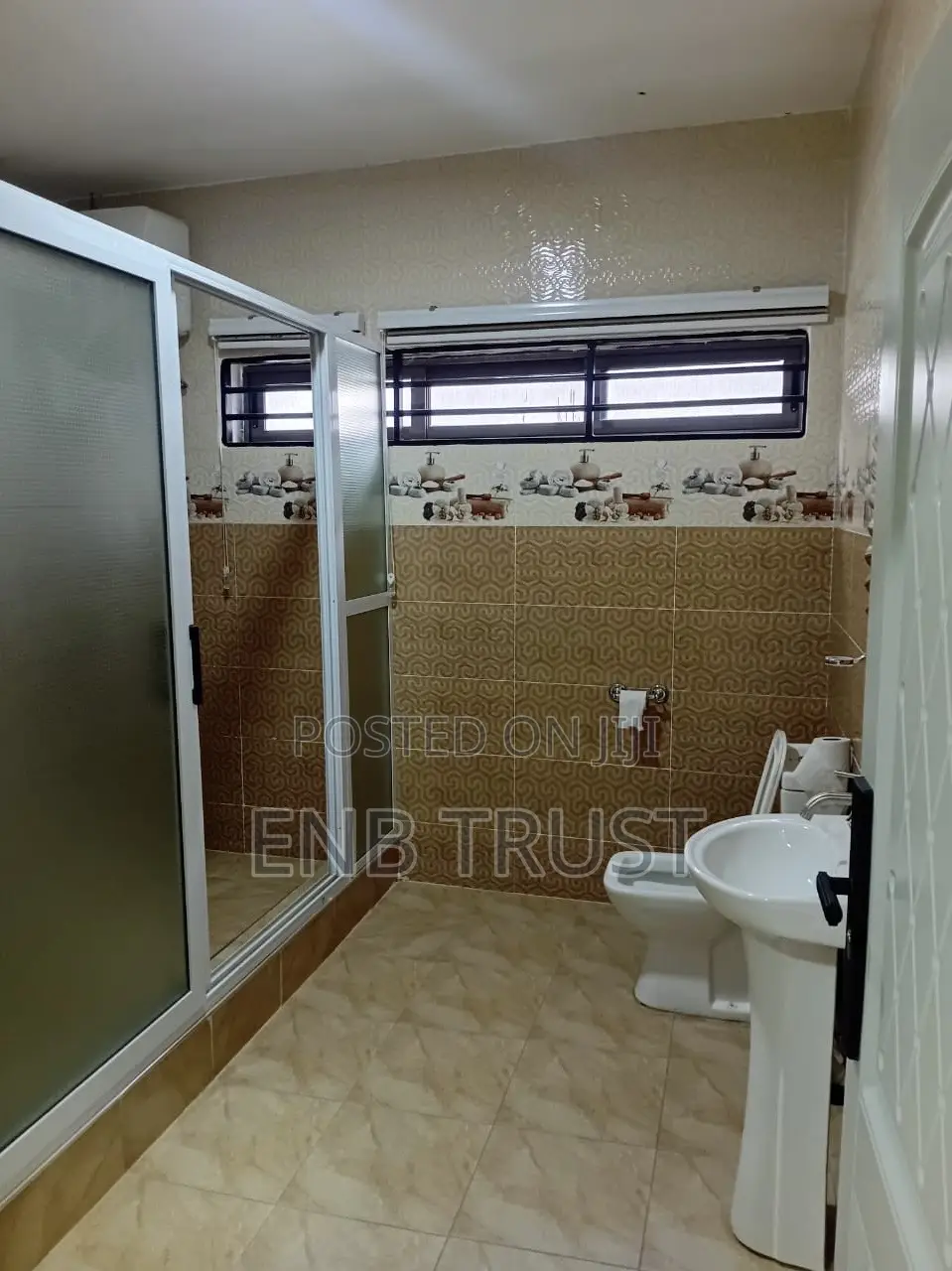 5bdrm House in Acp Estate, Ga East Municipal for sale