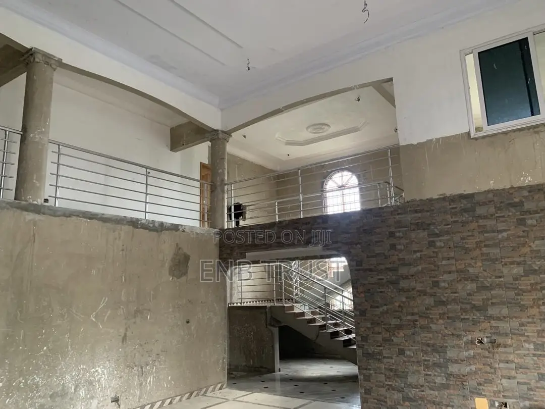 4bdrm Duplex in Nsawam, Akuapim North for sale