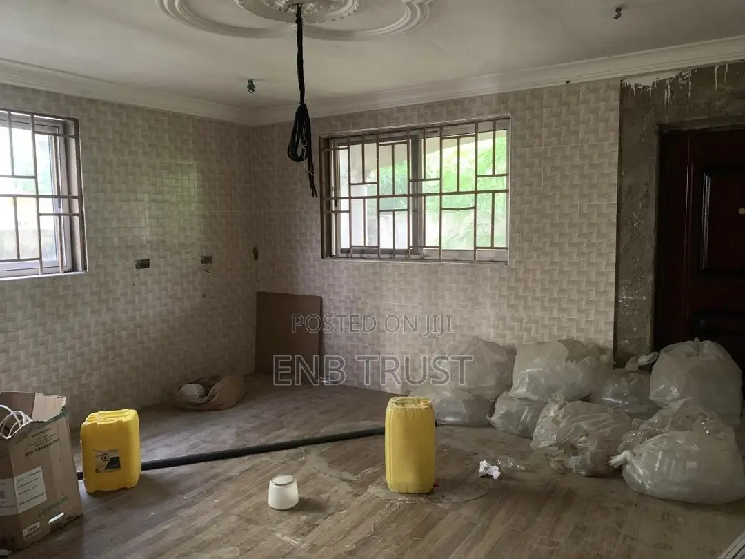 4bdrm Duplex in Nsawam, Akuapim North for sale