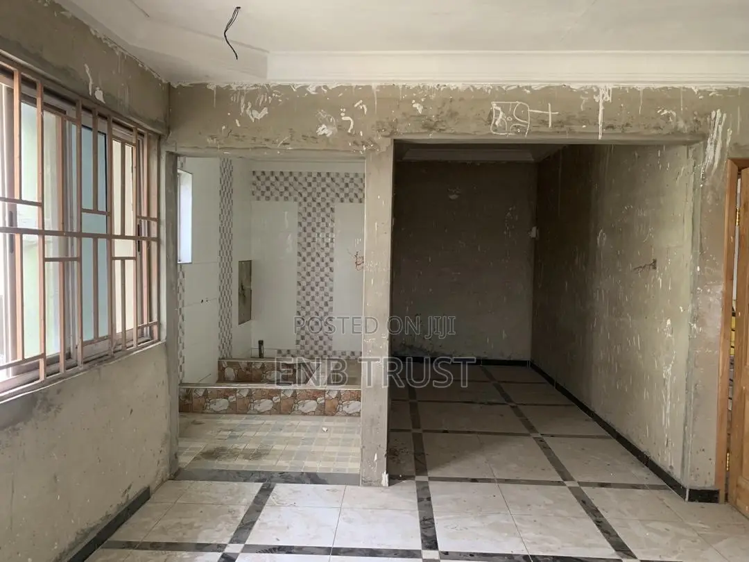 4bdrm Duplex in Nsawam, Akuapim North for sale