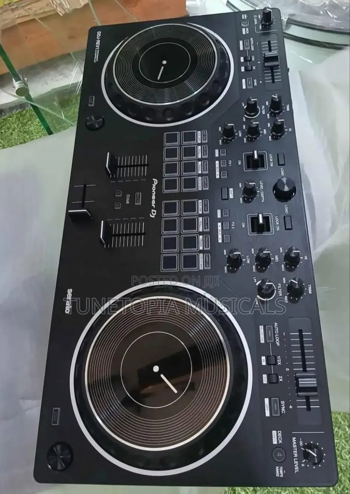 Pioneer Dj Ddj-rev1 2-deck Serato Dj Controller.