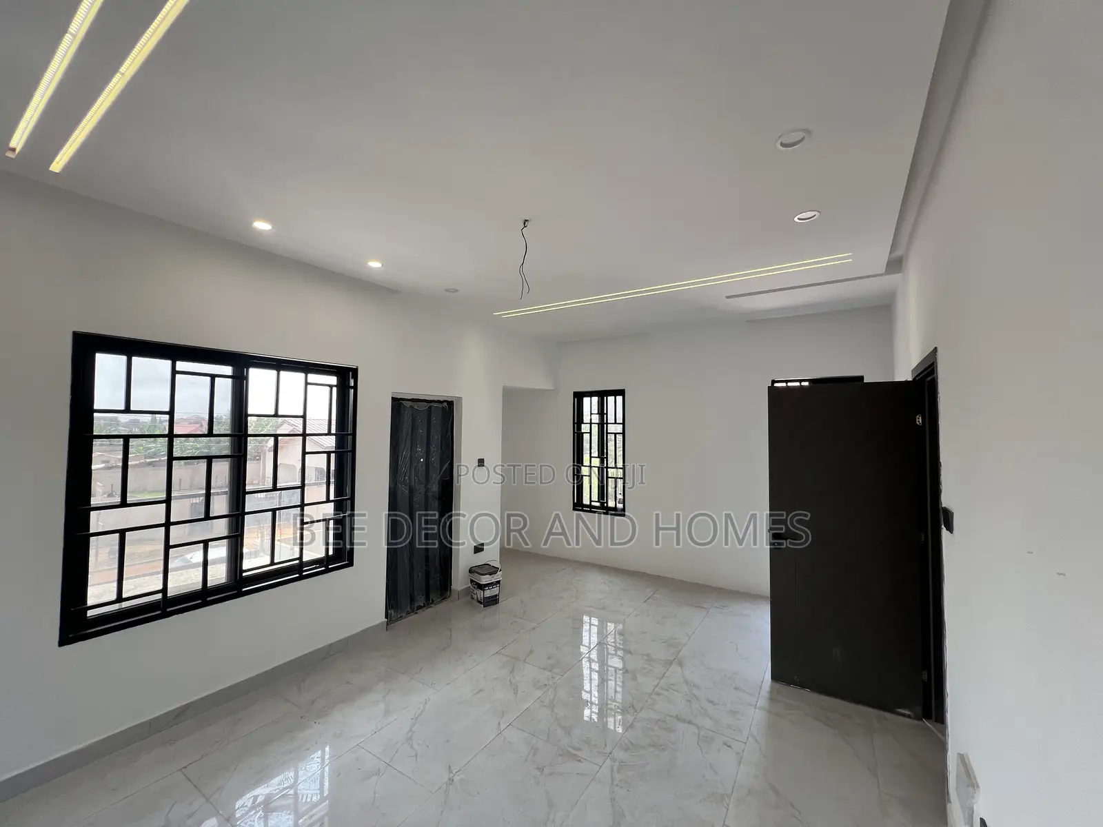3bdrm House in Bee Decor & Homes, Old Ashomang for sale