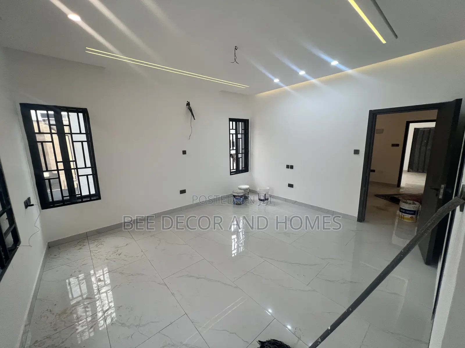 3bdrm House in Bee Decor & Homes, Old Ashomang for sale