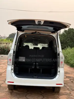 Toyota Voxy 2011 White