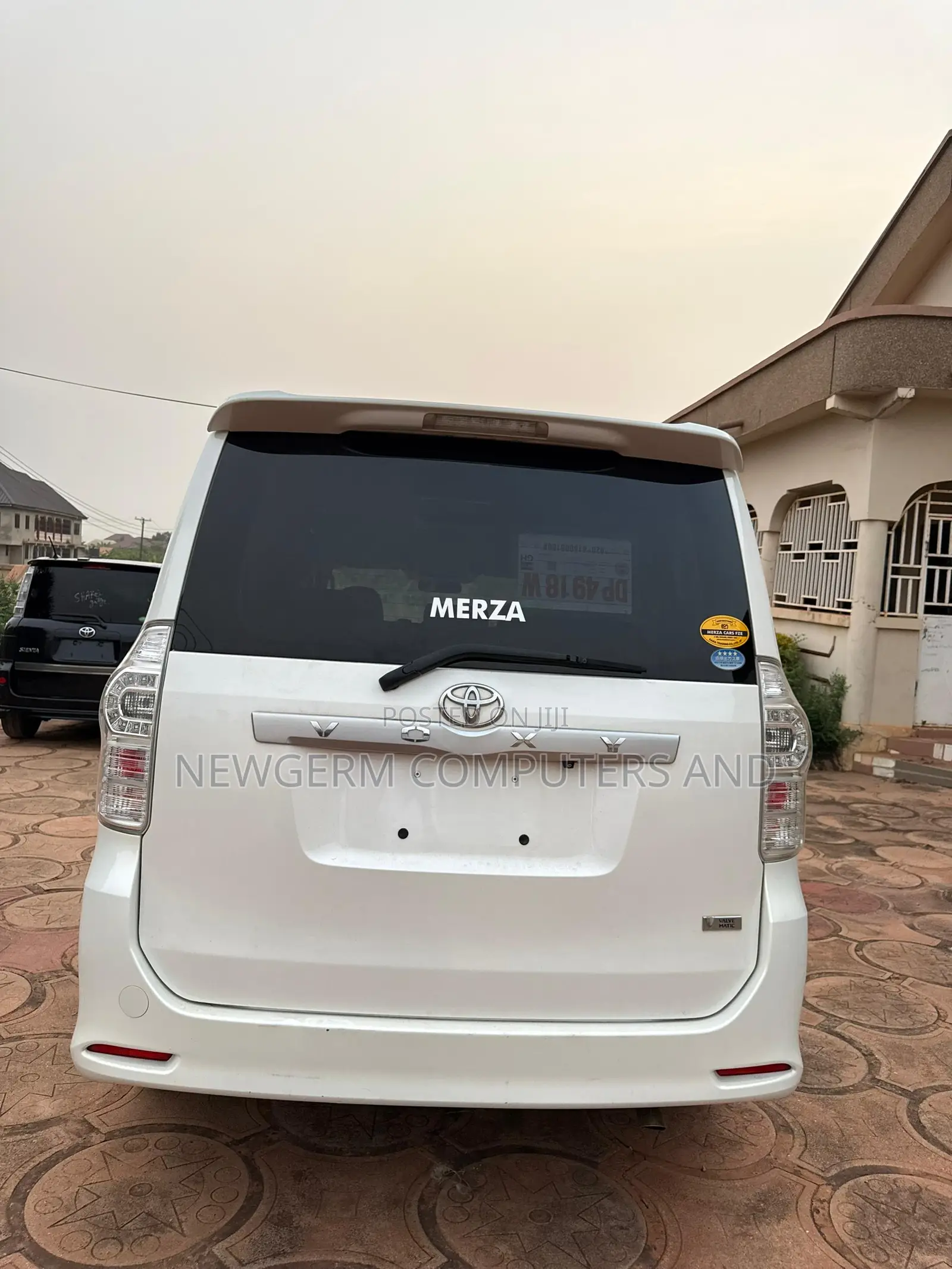 Toyota Voxy 2011 White