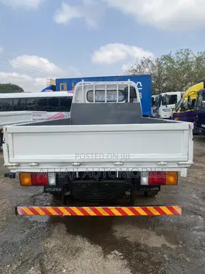 Hyundai Mighty Double Cab 2005 White