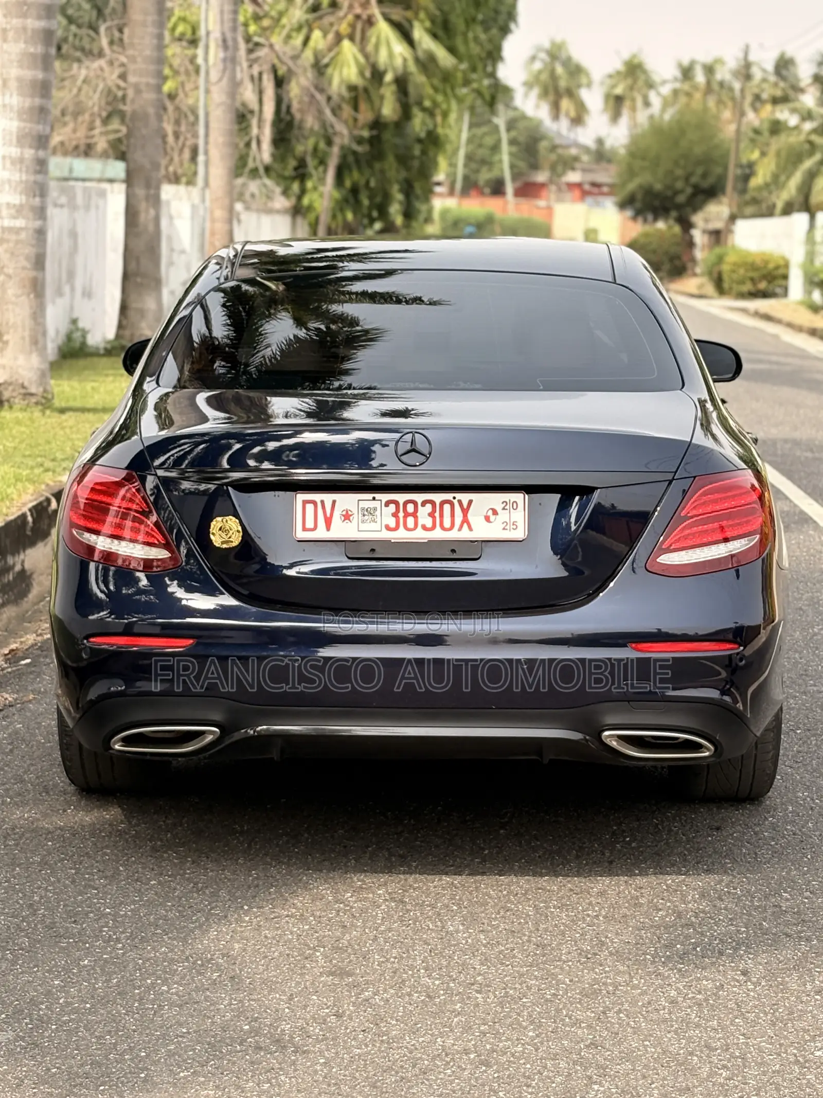 Mercedes-Benz E300 2019 Blue