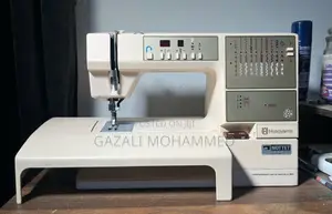 Husqvarna Viking Golden Computer 300 Sewing Machine