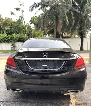 Mercedes-Benz C300 2020 Black