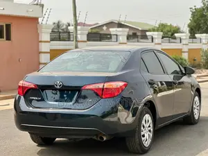 Toyota Corolla LE (1.8L 4cyl 2A) 2019 Black